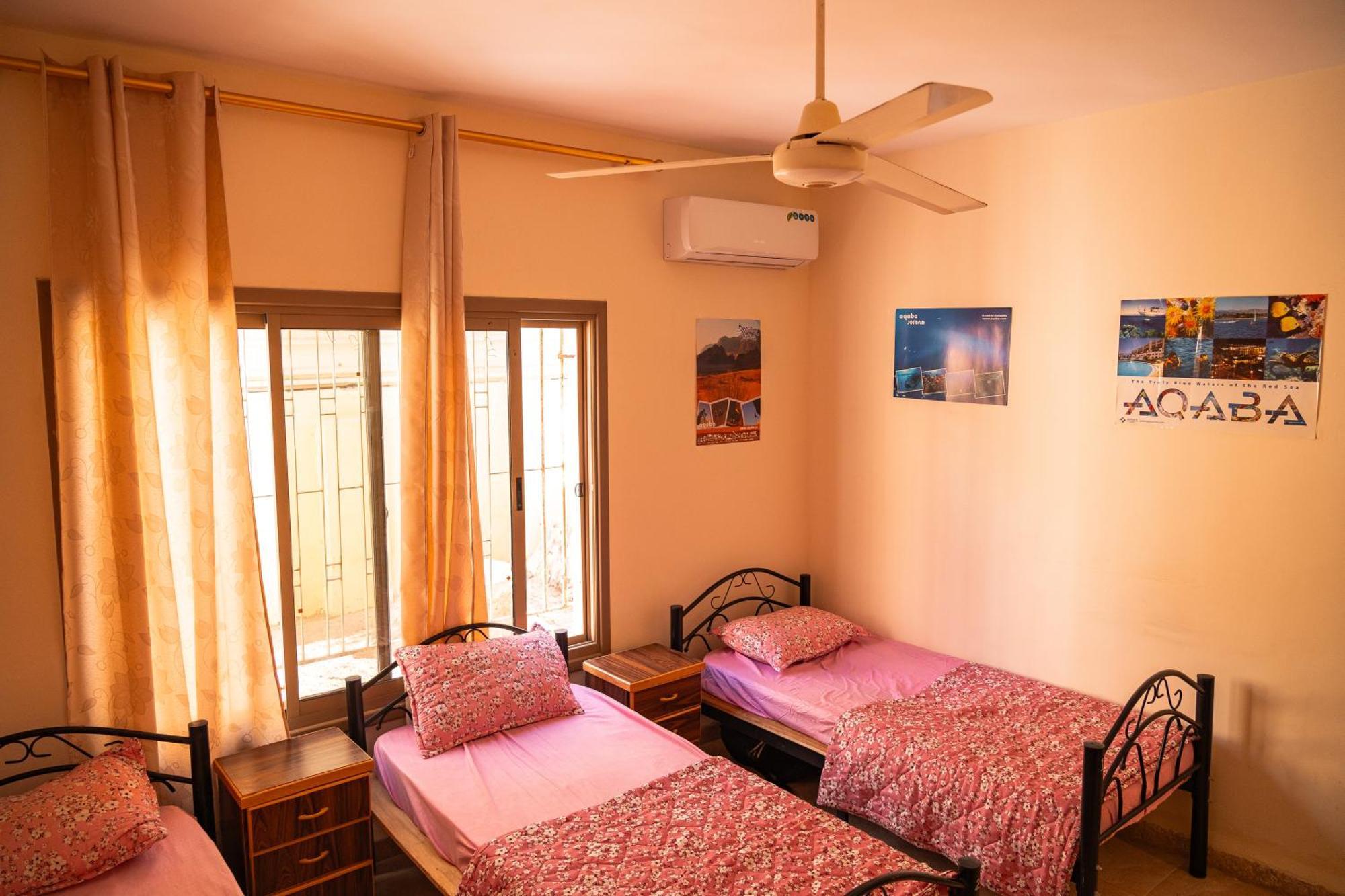 Extra Traveller Hostel Aqaba Luaran gambar